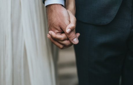 האם כדאי להתחתן במהלך ספירת העומר ובין המיצרים?