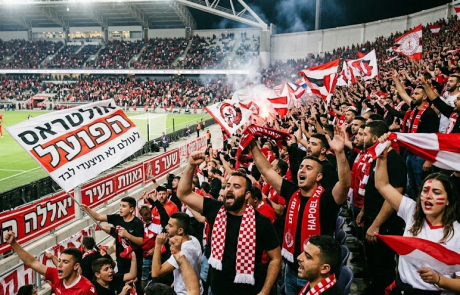 יותר מסתם משחק: מרצ’נדייז כדורגל שכל אוהד חייב להכיר