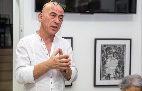 מיזם למען נפגעי הנפש במלחמת "חרבות ברזל": גילוף עץ לתמיכה נפשית