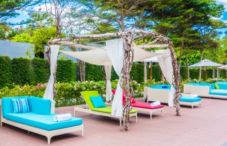 סוכך זרועות חשמלי: פתרון נוח, מתוחכם ועמיד להגנה על הבית מכל מזג אוויר