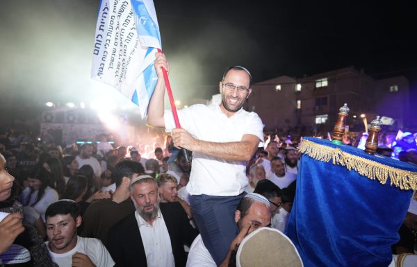 לאחר שנתיים קשות: שדרות חוגגת שמחת תורה