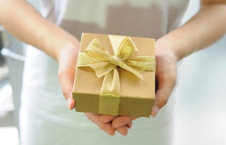 לקראת תקופת החגים: מתנות שוות לעובדים לכל חג