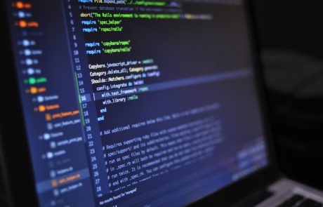 האם כל המתכנתים יודעים את כל שפות התכנות?